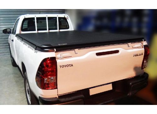 Lona Geronimo Toyota Hilux 2016+ C/S Bracco